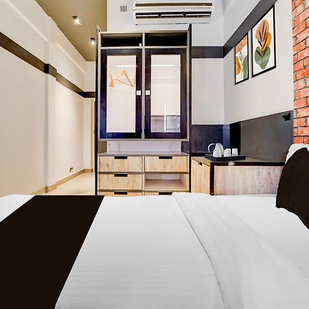 Super Townhouse Oak Mangalore Exterior photo